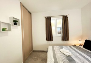 Villa Sunset Modern 2 Bedroom apartment with sea view and swimming pool