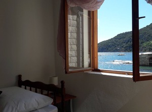 Beach Komiža | Komiza