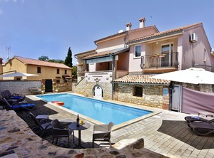 Noemi Tar | Tar-Vabriga