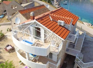 Nikola Croatia | Rukavac