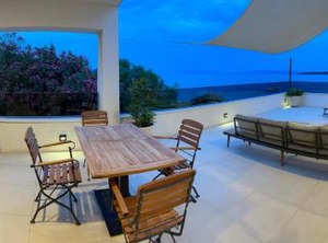 Secluded Seafront | Zavala