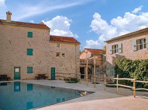 Zminj Swimming | Karlovici