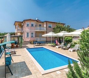 Holiday Marcana Persons Bedrooms 