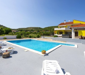 Accommodation Primorski Dolac 