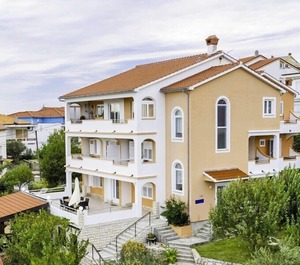 Holiday Rab Stadt Persons Bedrooms 