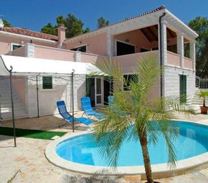 Holiday Tri Porte Potirna Sea Terrace Air Conditioning 
