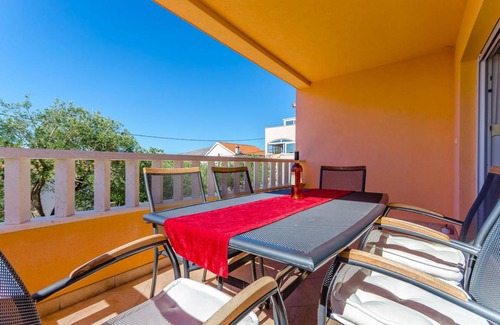 Okrug Gornji Apartment | 100 m² Apartment ∙ 3 bedrooms ∙ 8 guests