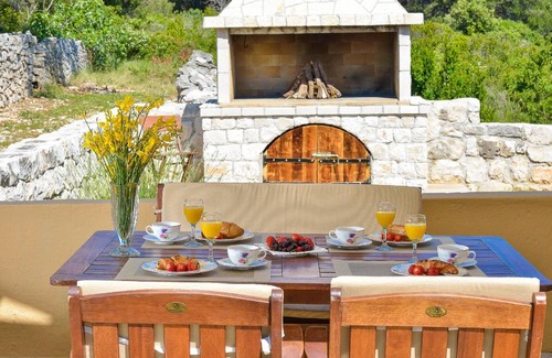 Dragove House | 100 m² House ∙ 2 bedrooms ∙ 5 guests