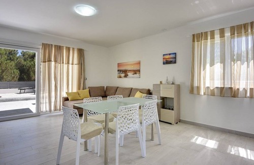 Liznjan House | 100 m² House ∙ 2 bedrooms ∙ 6 guests