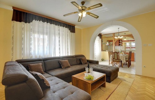 Jursici House | 100 m² House ∙ 3 bedrooms ∙ 8 guests