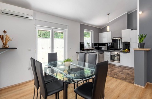 Sveta Nedelja House | 103 m² House ∙ 3 bedrooms ∙ 8 guests
