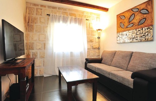 Zrnovnica House | 104 m² House ∙ 3 bedrooms ∙ 6 guests