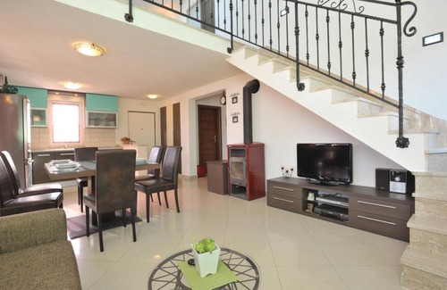 Neoric House | 105 m² House ∙ 2 bedrooms ∙ 6 guests