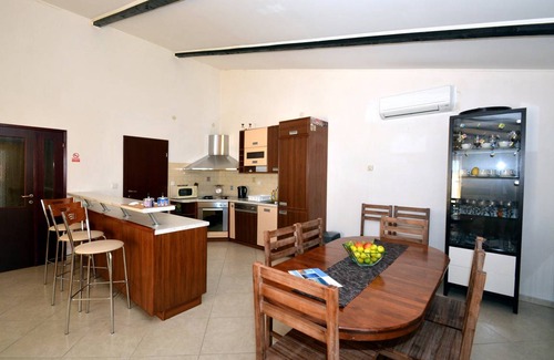 Jesenice Apartment | 106 m² Apartment ∙ 3 bedrooms ∙ 7 guests