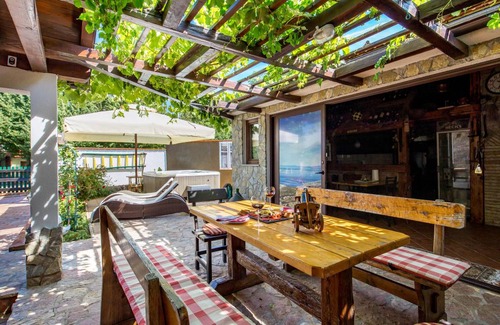 Veljun Primorski House | 106 m² House ∙ 2 bedrooms ∙ 5 guests