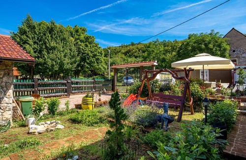 Veljun Primorski House | 106 m² House ∙ 2 bedrooms ∙ 5 guests