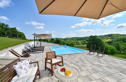 Glina House | 107 m² House ∙ 3 bedrooms ∙ 9 guests