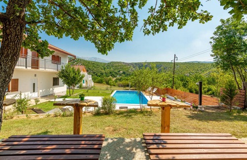 Obrovac House | 107 m² House ∙ 3 bedrooms ∙ 8 guests