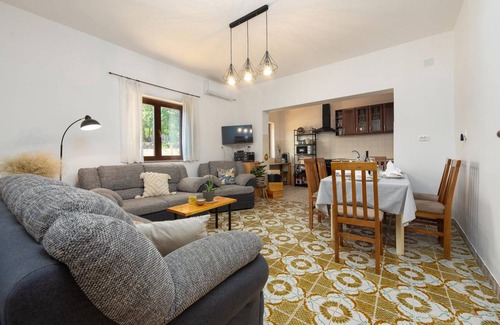 Obrovac House | 107 m² House ∙ 3 bedrooms ∙ 8 guests
