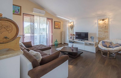 Kurili Apartment | 108 m² Apartment ∙ 3 bedrooms ∙ 6 guests