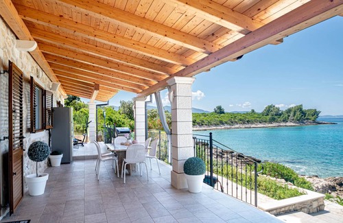 Loviste House | 108 m² House ∙ 2 bedrooms ∙ 4 guests