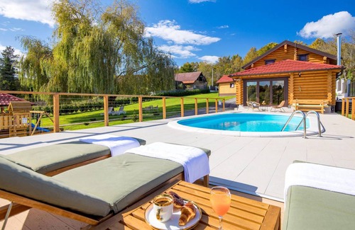Petrinja House | 108 m² House ∙ 3 bedrooms ∙ 7 guests