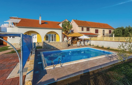 Oklaj House | 110 m² House ∙ 2 bedrooms ∙ 6 guests