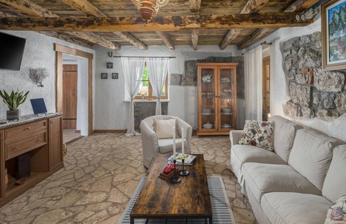 Rim House | 110 m² House ∙ 2 bedrooms ∙ 6 guests