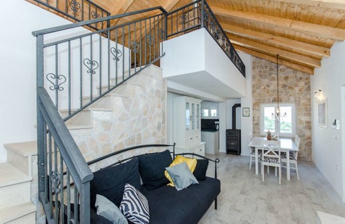Sumartin House | 110 m² House ∙ 3 bedrooms ∙ 8 guests
