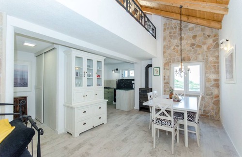 Sumartin House | 110 m² House ∙ 3 bedrooms ∙ 8 guests