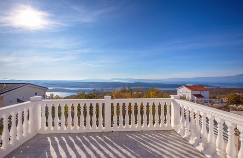 Smrika House | 111 m² Maisonette ∙ 3 bedrooms ∙ 7 guests