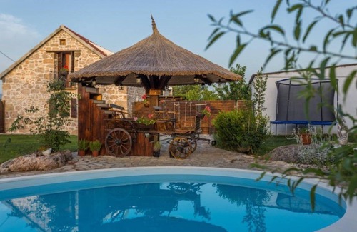 Bogatic House | 112 m² House ∙ 5 bedrooms ∙ 9 guests