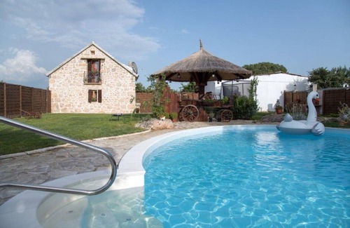 Bogatic House | 112 m² House ∙ 5 bedrooms ∙ 9 guests