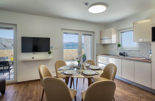 Metajna House | 115 m² House ∙ 2 bedrooms ∙ 4 guests