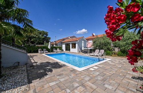 Porat Villa | 118 m² Villa ∙ 3 bedrooms ∙ 7 guests