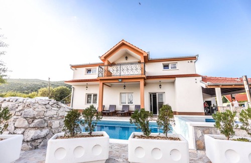 Lecevica House | 120 m² House ∙ 3 bedrooms ∙ 7 guests