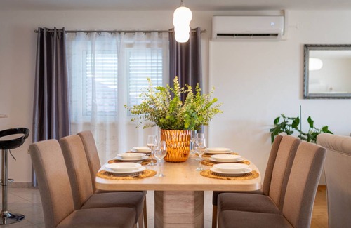 Oklaj House | 120 m² House ∙ 3 bedrooms ∙ 8 guests