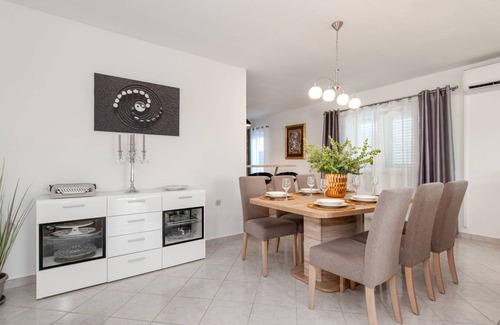 Oklaj House | 120 m² House ∙ 3 bedrooms ∙ 8 guests