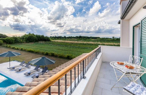 Zminj House | 120 m² House ∙ 3 bedrooms ∙ 6 guests