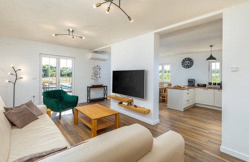 Zminj House | 120 m² House ∙ 3 bedrooms ∙ 6 guests
