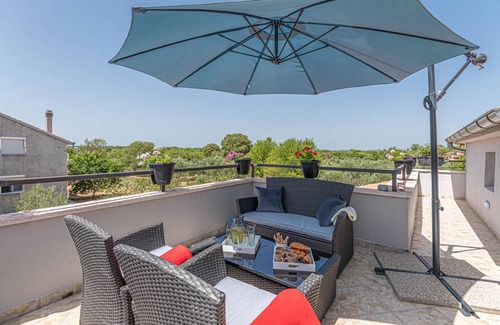 Promina House | 120 m² House ∙ 3 bedrooms ∙ 6 guests