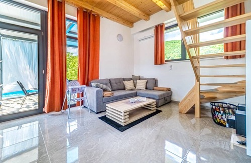 Jastrebarsko House | 120 m² House ∙ 4 bedrooms ∙ 8 guests