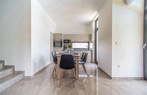 Jastrebarsko House | 120 m² House ∙ 4 bedrooms ∙ 8 guests