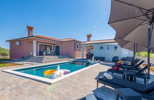 Topid Villa | 120 m² Villa ∙ 3 bedrooms ∙ 8 guests