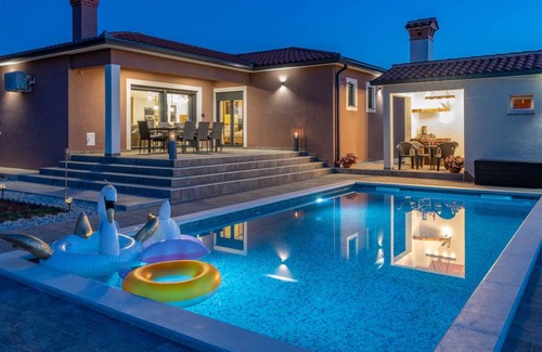 Topid Villa | 120 m² Villa ∙ 3 bedrooms ∙ 8 guests