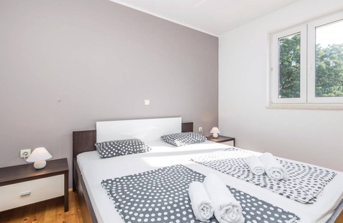 Supetarska Draga Apartment | 122 m² Apartment ∙ 3 bedrooms ∙ 6 guests