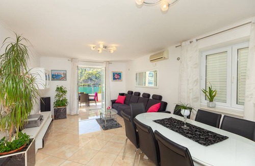 Municipality of Dubrovnik Apartment | 124 m² Apartment ∙ 4 bedrooms ∙ 8 guests