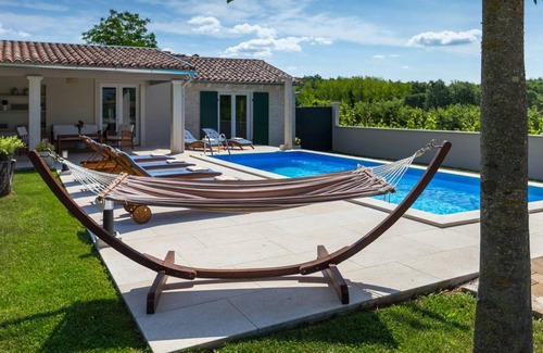 Zabrezani House | 124 m² Maisonette ∙ 4 bedrooms ∙ 8 guests