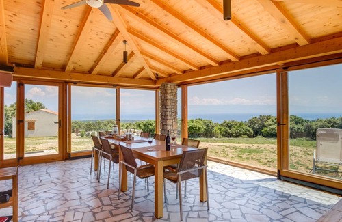 Belej House | 128 m² House ∙ 2 bedrooms ∙ 6 guests