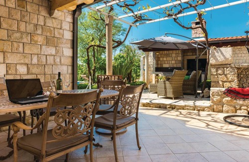 Trsteno House | 129 m² House ∙ 3 bedrooms ∙ 8 guests